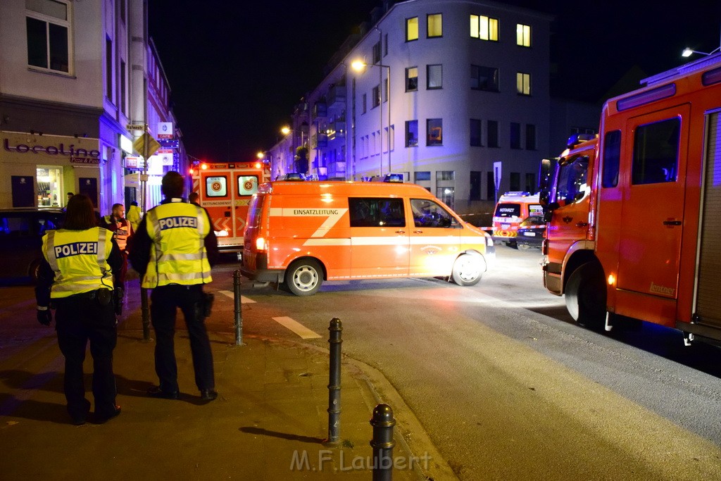 Einsatz BF Koeln Muelheim Formesstr Deutz Muelheimesrtr P093.JPG - Miklos Laubert